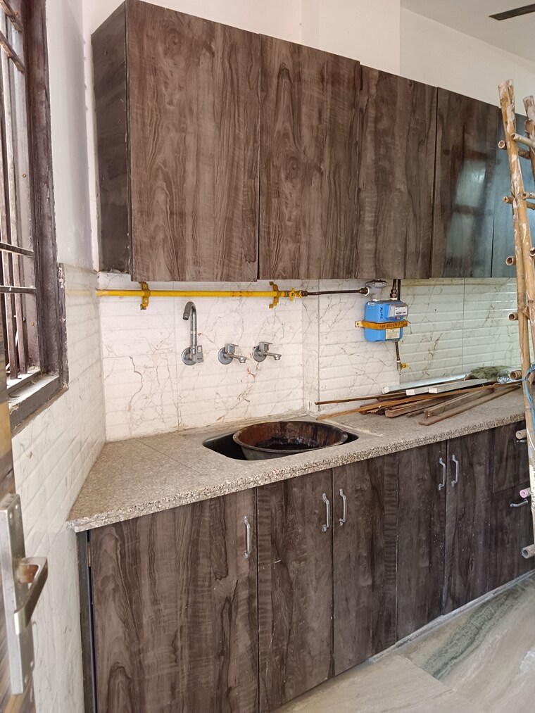 Kitchen, krishna nagar 2.5 Bedroom 675 Sq.Ft. Builder Floor In Krishna Nagar Delhi 8451611