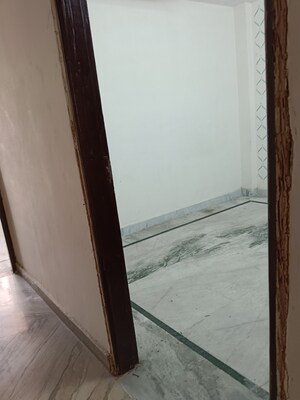 Room in 2.5 BHK Builder Floor at Krishna Nagar – for Sale