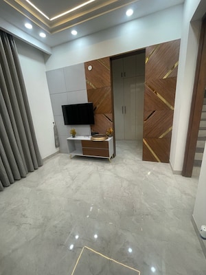 Room in 3.5 BHK Apartment at Malwa Escon Primera, International Airport Road – for Sale