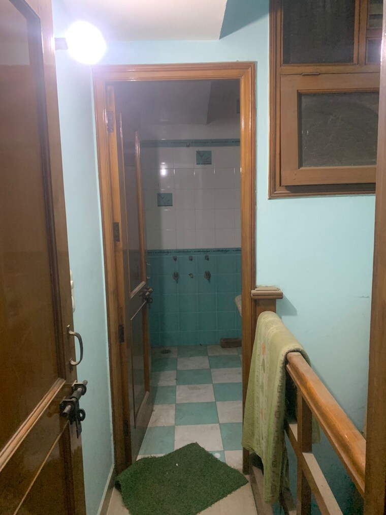 Bathroom, sector 21d 4 Bedroom 1600 Sq.Ft. Independent House In Sector 21d Faridabad 8451579