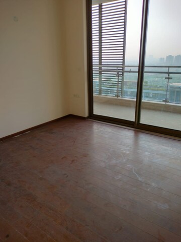 Room in 3 BHK Apartment at M3M Golf Estate, Sector 65 – for Rent