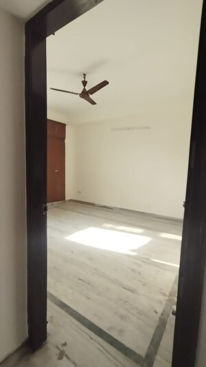 Room in 4 BHK Independent House at Sector 46 – for Sale