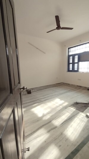 Room in 4 BHK Independent House at Sector 46 – for Sale