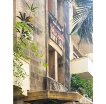 Staircase in 4 BHK Apartment at Cuffe Parade – for Rent