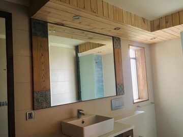 Master Bedroom in 4 BHK Apartment at Parsvnath Exotica, Sector 53 – for Rent