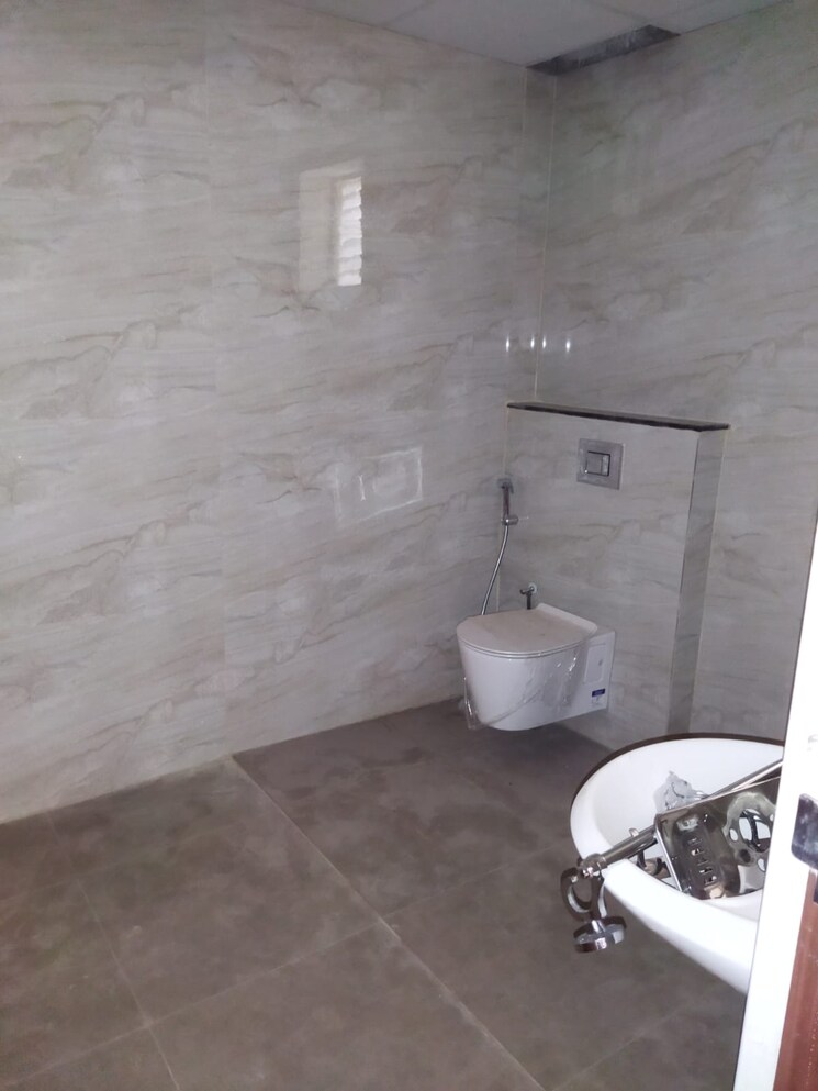 Bathroom, lakshmi-cadillac 3 Bedroom 1816 Sq.Ft. Apartment In Kondapur Hyderabad 8451666