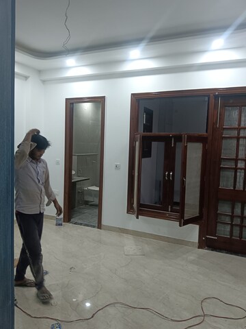 Room in 2.5 BHK Independent House at Sector 56 – for Rent