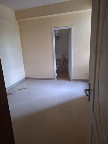 Room in 2.5 BHK Apartment at ROF Aalayas, Sector 102 – for Rent
