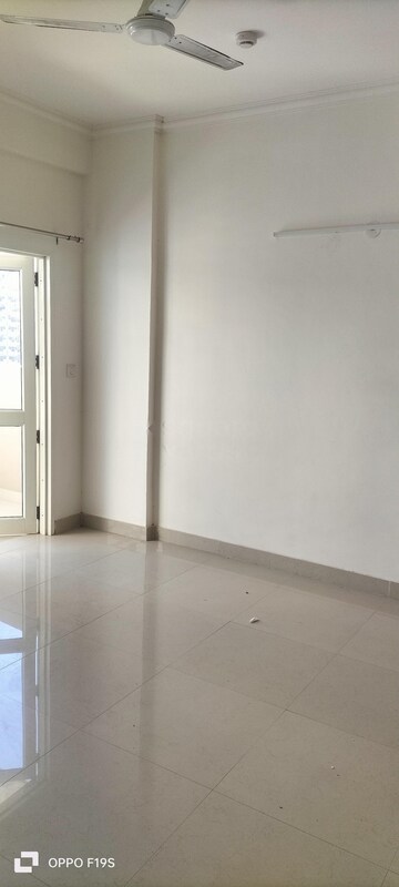 Room in 3 BHK Apartment at M3M Heights, Sector 65 – for Rent