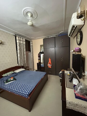 Bedroom in 2 BHK Builder Floor at Sector 11a – for Rent