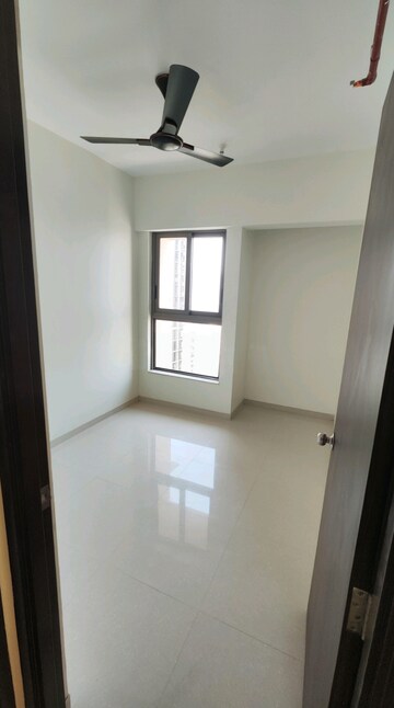 Bedroom in 2 BHK Apartment at Kalpataru Paramount, Kapur Bawdi – for Rent