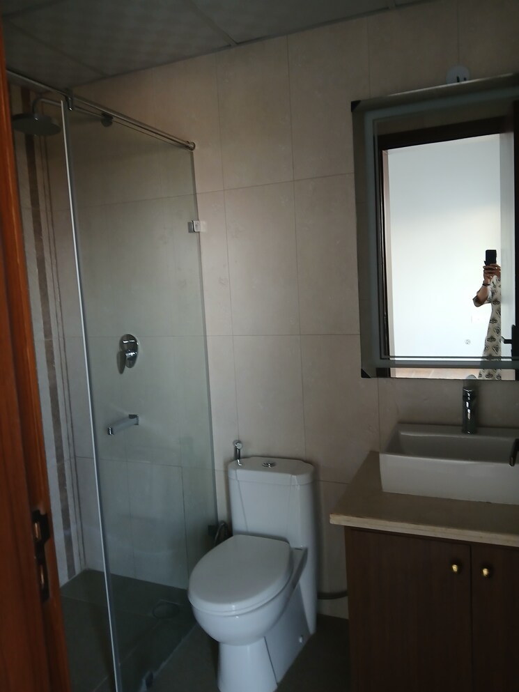 Bathroom, central-park-flower-valley-aqua-front-towers 3 Bedroom 1789 Sq.Ft. Apartment In Sohna Sector 33 Gurgaon 8452029