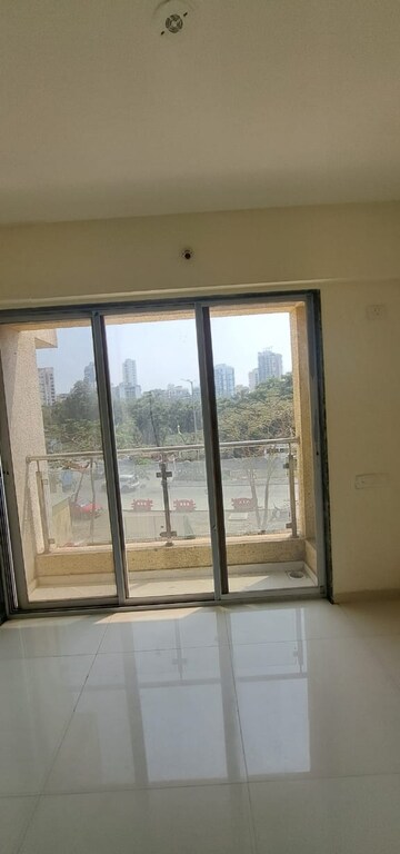 Room in 2.5 BHK Apartment at Vipul Mahavir Sapphire, Ghansoli – for Sale
