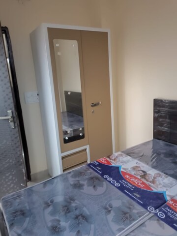 Bedroom in 2 BHK Builder Floor at Sector 40 – for Rent