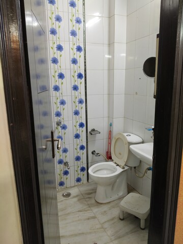 Attached Bathroom in 1 BHK Builder Floor at Paschim Vihar – for Rent