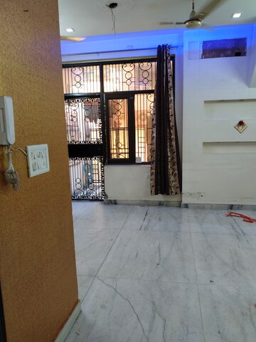 Living Room in 1 BHK Builder Floor at Paschim Vihar – for Rent