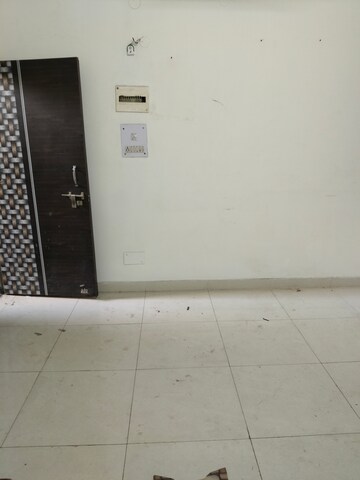Living Room in 1.5 BHK Apartment at Paschim Vihar – for Rent