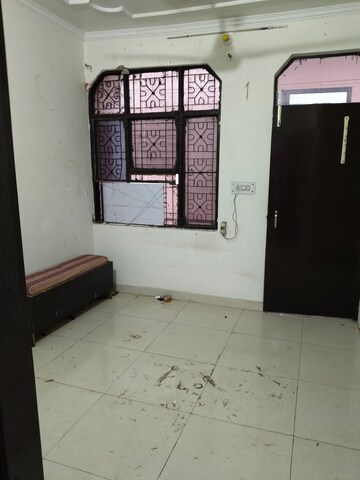 Bedroom in 1.5 BHK Apartment at Paschim Vihar – for Rent