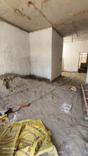 Master Bedroom in 3 BHK Villa at Jankipuram – for Sale