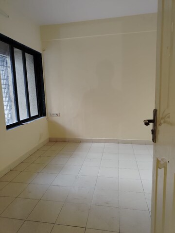 Room in 3.5 BHK Apartment at Mahavir Shradha, Kharghar – for Rent