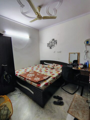 Bedroom in 2 BHK Builder Floor at Sector 9a – for Rent