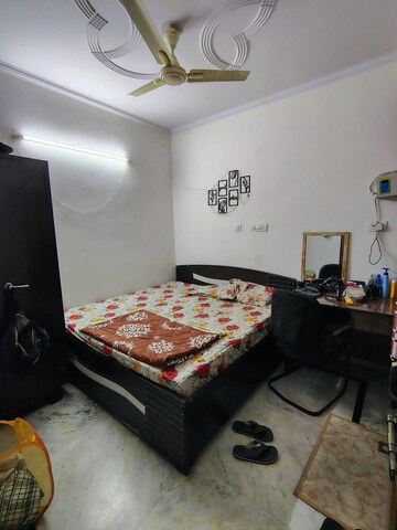 Bedroom in 2 BHK Builder Floor at Sector 9a – for Rent