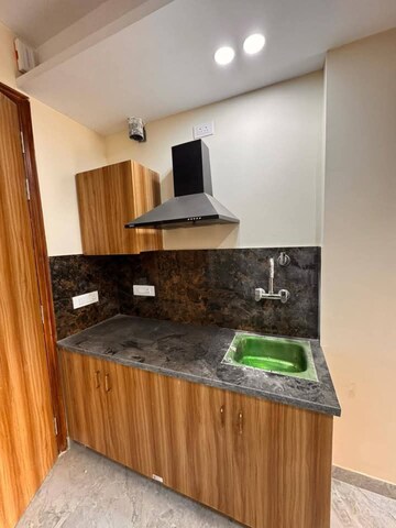 Bedroom in 1 BHK Builder Floor at Sushant Vyapaar Kendra, Sector 43 – for Rent