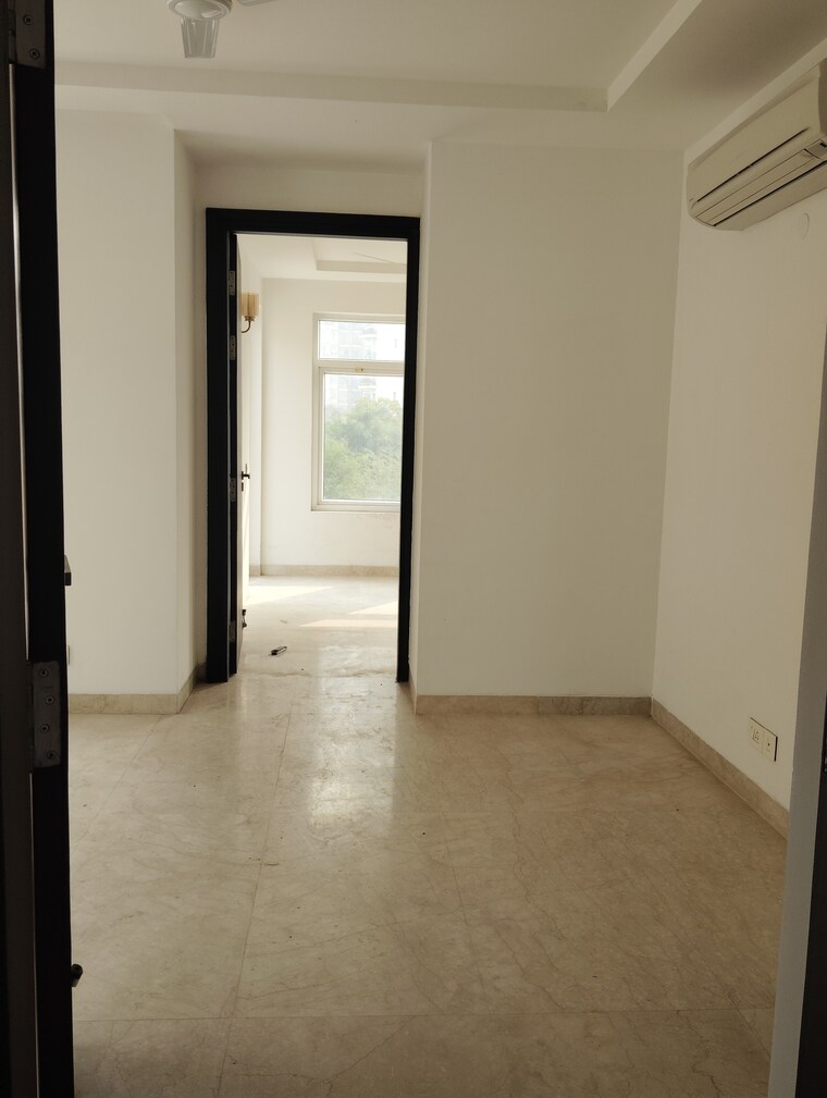 Master Bedroom, emaar-marbella 5 Bedroom 360 Sq.Yd. Villa In Sector 66 Gurgaon 8452244