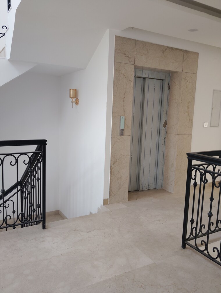 Master Bedroom, emaar-marbella 5 Bedroom 360 Sq.Yd. Villa In Sector 66 Gurgaon 8452244