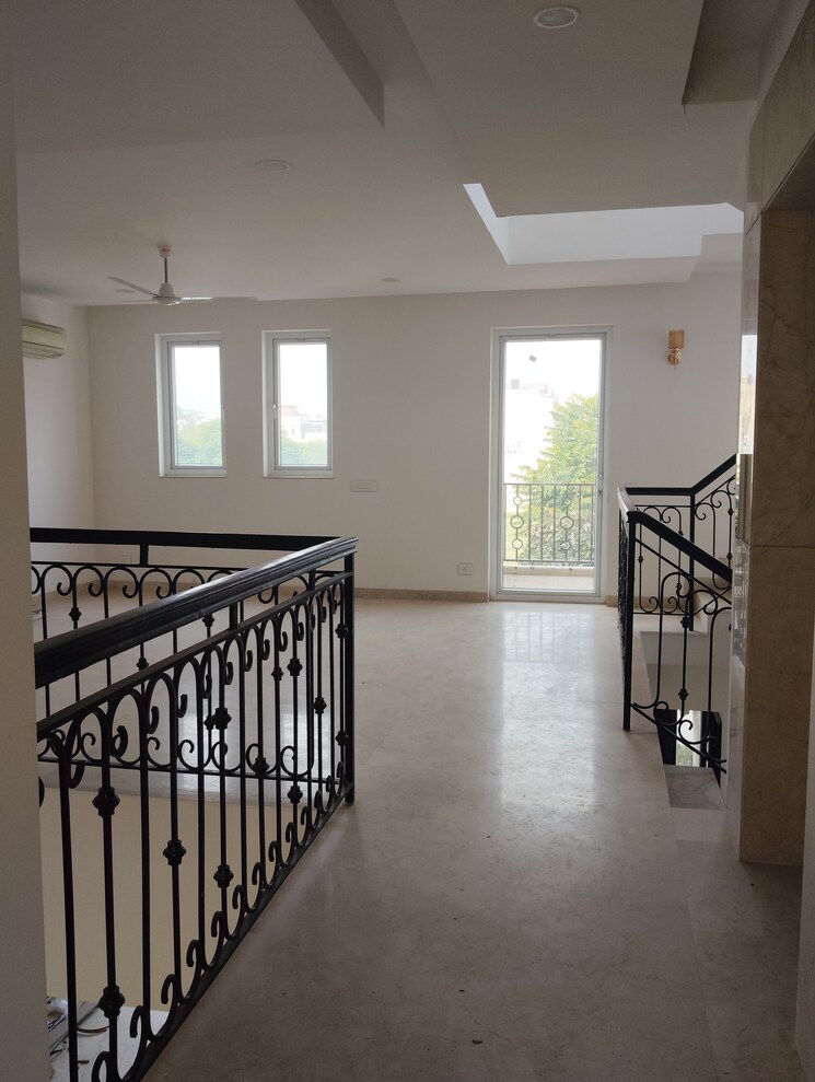 Master Bedroom, emaar-marbella 5 Bedroom 360 Sq.Yd. Villa In Sector 66 Gurgaon 8452244