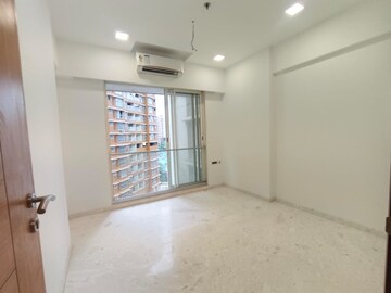 Room in 3 BHK Apartment at Ekta Tripolis, Goregaon West – for Rent