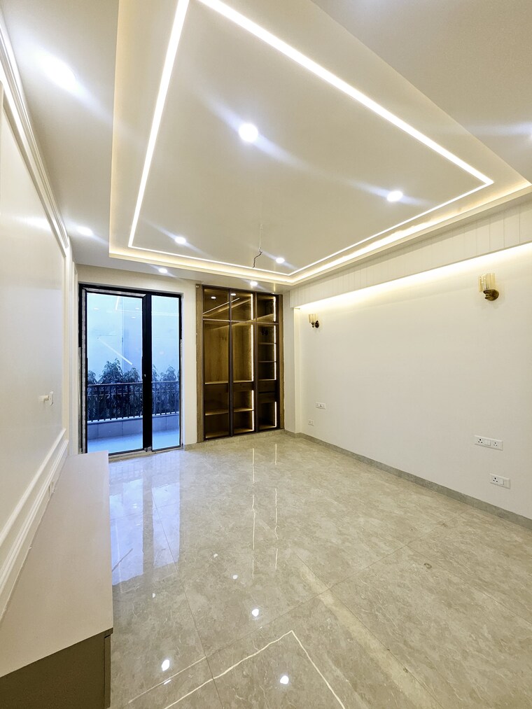 Master Bedroom, ss-mayfield-gardens 4 Bedroom 300 Sq.Yd. Builder Floor In Sector 51 Gurgaon 8452297