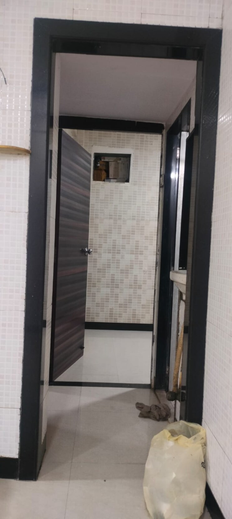Bathroom, beena-apartment-chs 1.5 Bedroom 700 Sq.Ft. Apartment In Kopar Khairane Navi Mumbai 8452337