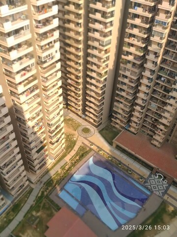 Master Bedroom in 3 BHK Apartment at Gaur City 2 - 14th Avenue, Sector 16c Greater Noida – for Rent