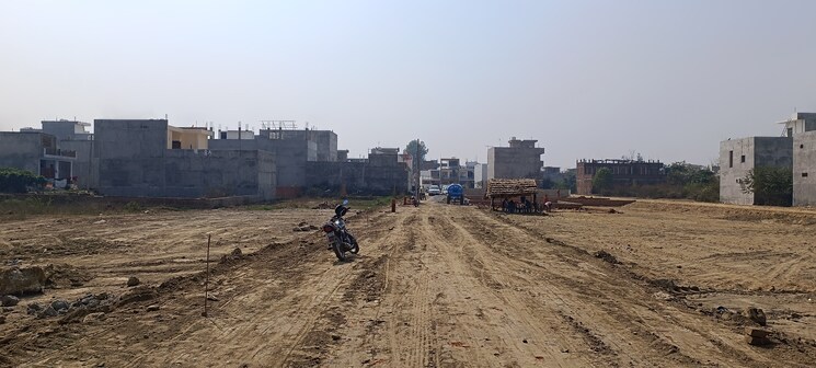 Garden, amar shaheed path  2000 Sq.Ft. Plot In Amar Shaheed Path Lucknow 8452340