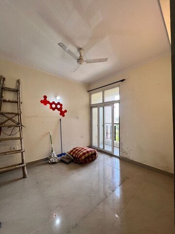Master Bedroom in 3 BHK Apartment at Amrapali Silicon City, Sector 76 – for Rent