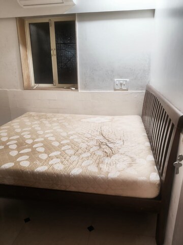 Bedroom in 1 BHK Apartment at Vakola – for Rent