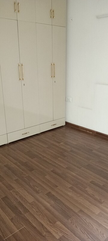 Room in 2.5 BHK Apartment at Sector 11 Dwarka – for Sale