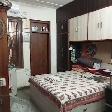 Bedroom in 3 BHK Builder Floor at Green Fields Colony – for Sale