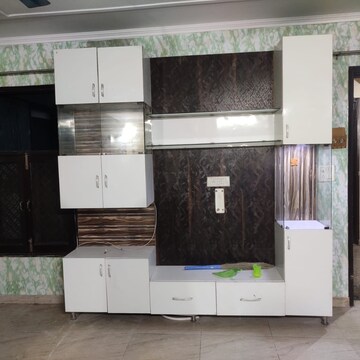 Furnished Amenities in 3 BHK Apartment at Anamika Enclave, Sector 14 – for Sale