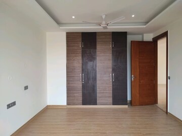 Master Bedroom in 4 BHK Builder Floor at Unitech South City II, Sector 50 – for Rent