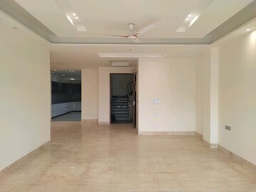 Master Bedroom in 4 BHK Builder Floor at Unitech South City II, Sector 50 – for Rent