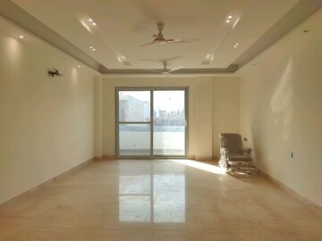 Master Bedroom in 4 BHK Builder Floor at Unitech South City II, Sector 50 – for Rent