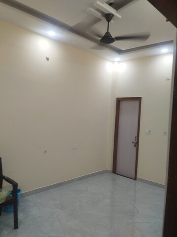 Master Bedroom in 2 BHK Independent House at Gomti Nagar – for Rent