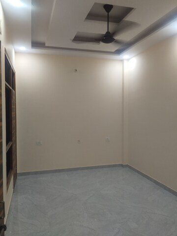 Master Bedroom in 2 BHK Independent House at Gomti Nagar – for Rent