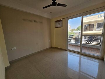 Master Bedroom in 3 BHK Builder Floor at Sector 9 – for Rent