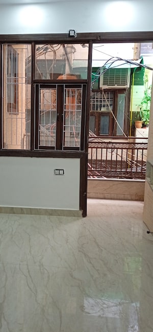 Room in 1 BHK Apartment at Dwarka Mor – for Sale