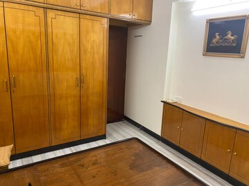 Bedroom in 2 BHK Apartment at Andheri West – for Rent