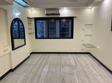 Bedroom in 2 BHK Apartment at Andheri West – for Rent