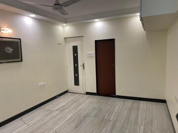 Bedroom in 2 BHK Apartment at Andheri West – for Rent